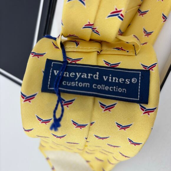 Vineyard Vines Men's Neck Tie American Energy Yellow Silk USA - Picture 3 of 11
